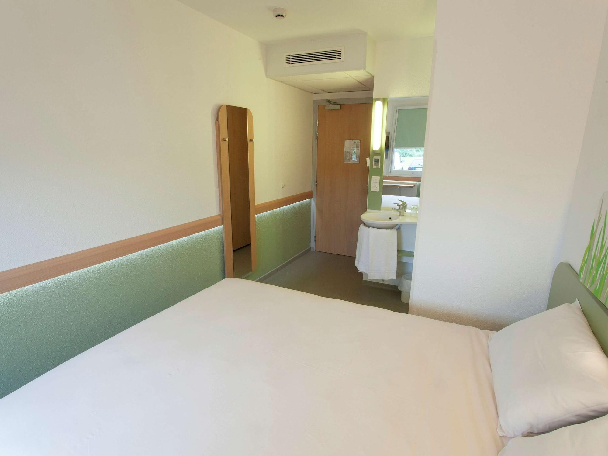 Ibis Budget Cherbourg - La Glacerie Esterno foto
